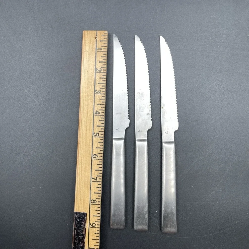 Oneida Performance Collection Stainless Steak Knives Lot 3 Serrated A3